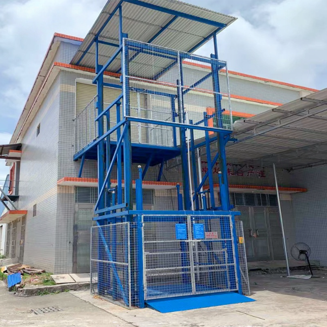 宜宾建材厂室外升降货梯安装